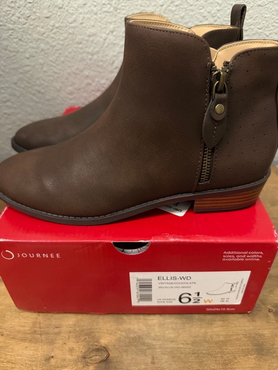 Journee Collection Shoes - Journey Brown Ankle Boots with Side Zip size 6.5 Wide